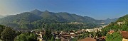 02 Vista panoramica dall'inizio del sent. 505 su Zogno e verso il Canto Alto